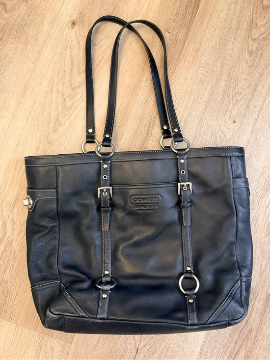 Coach Handbags - Coach Black Leather Shoulder Tote Purse Bag